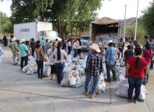 SEBIDES brtinda apoyos a comunidades serranas de Sinaloa.