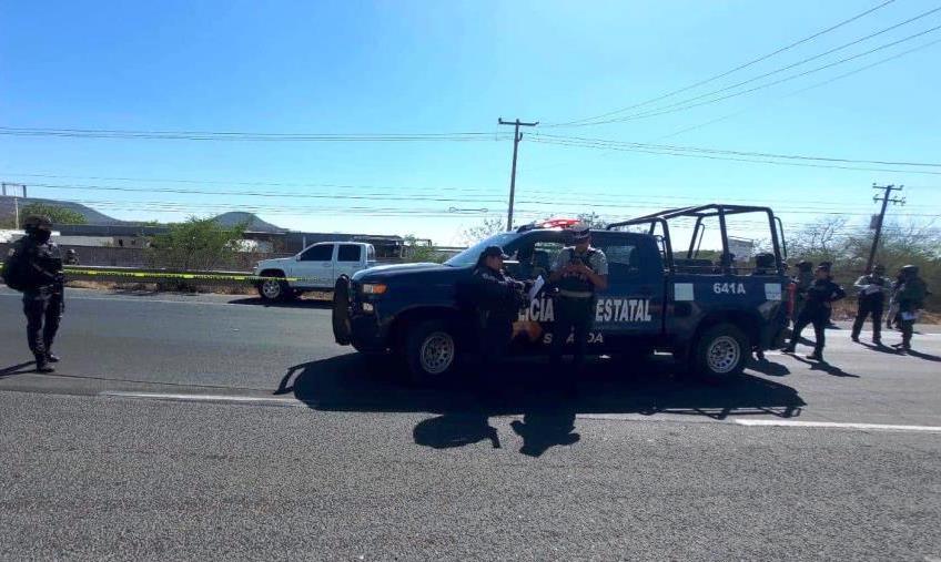 Al fondo la camioneta blanca