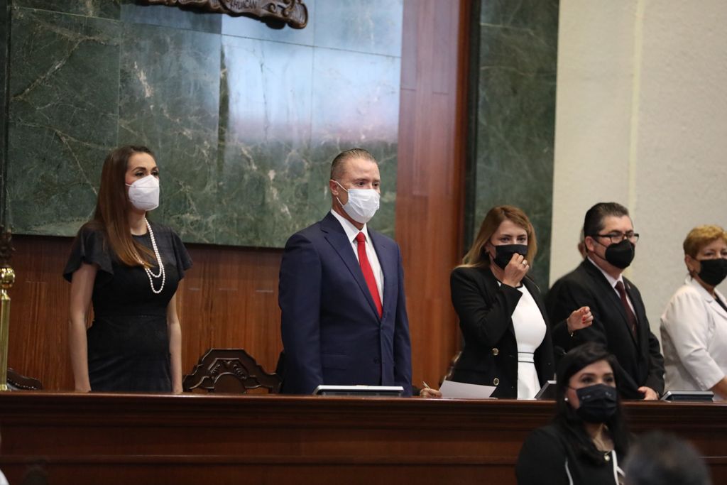 quirino despide legislatura