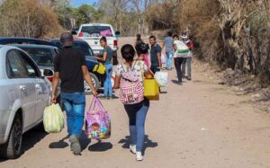 DESPLAZADOS REGRESAN A SUS COMUNIDADES VOLUNTARIAMENTE