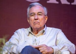 ROCHA DESMIENTE AL FINANCIERO Y EL UNIVERSAL DE ESTAR ESCONDIDO