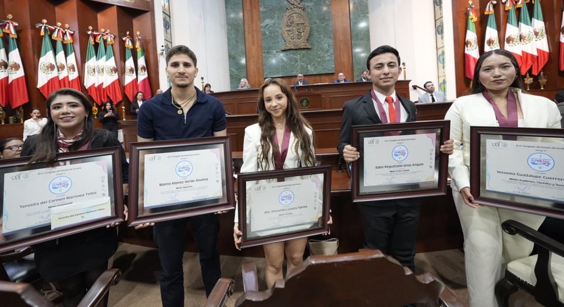 ENTREGAN PREMIO AL MERITO JUVENIL 2026